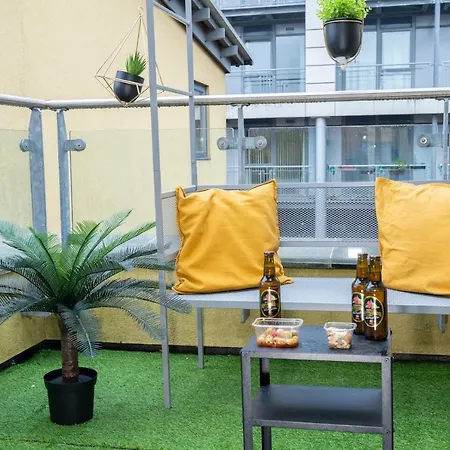 Luxe Place - Netflix & Workspace For 6 * Birmingham